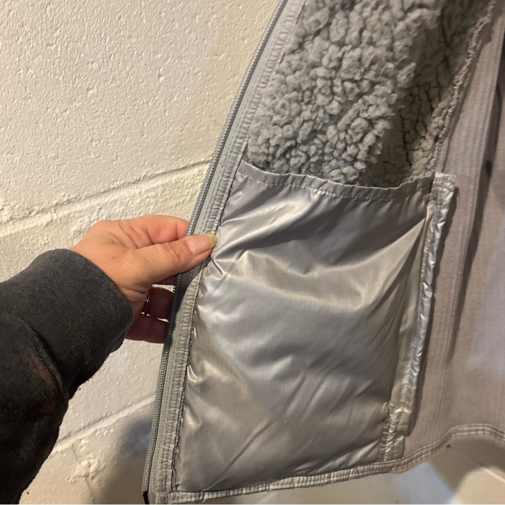 LL Bean women’s gray quilted fleece lined jacket vest size L - Picture 8 of 9